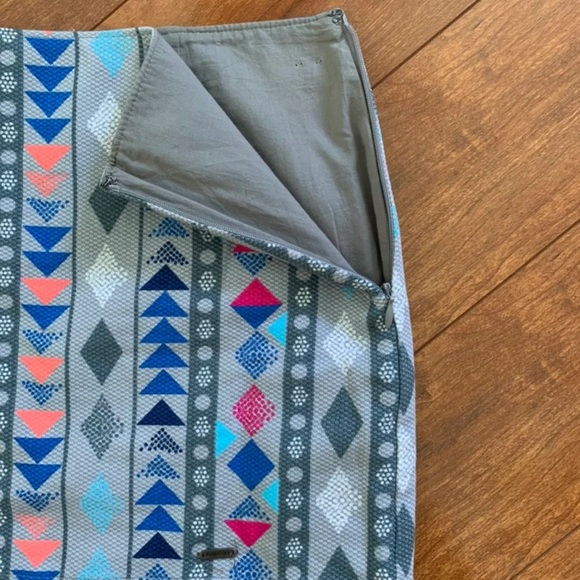 Hollister Gray Aztec Mini Skirt-Size 3 - Picture 3 of 7